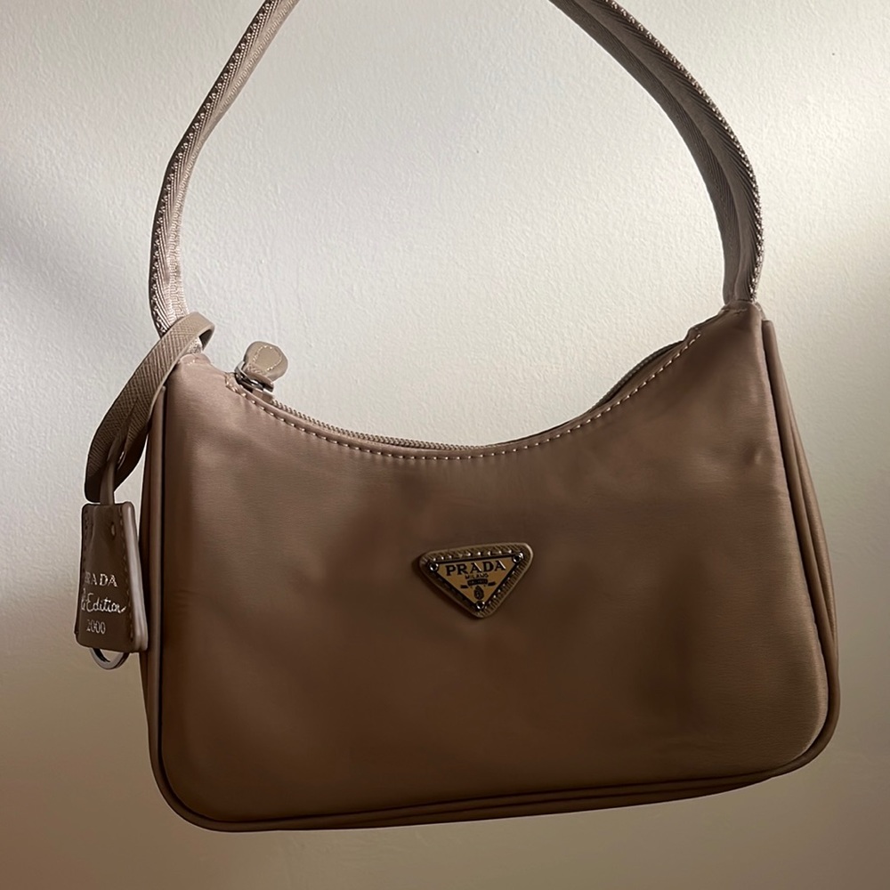 Prada re edition 2000 bag